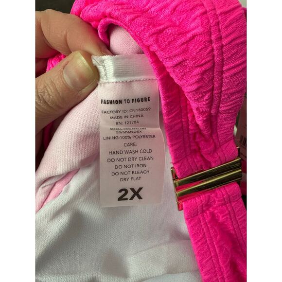Hot Pink Textured One Piece Swimsuit with Underwire 2X (FTF) - Picture 12 of 12